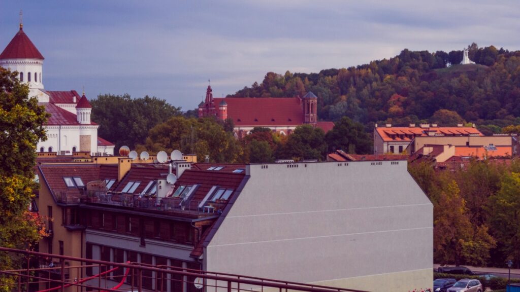 How Côte dIvoire WhatsApp bloggers can collaborate with Indonesia advertisers in 2025