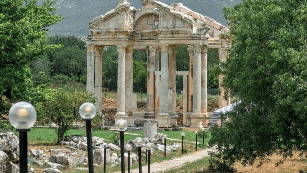 How Côte dIvoire Telegram bloggers can collaborate with Ghana advertisers in 2025