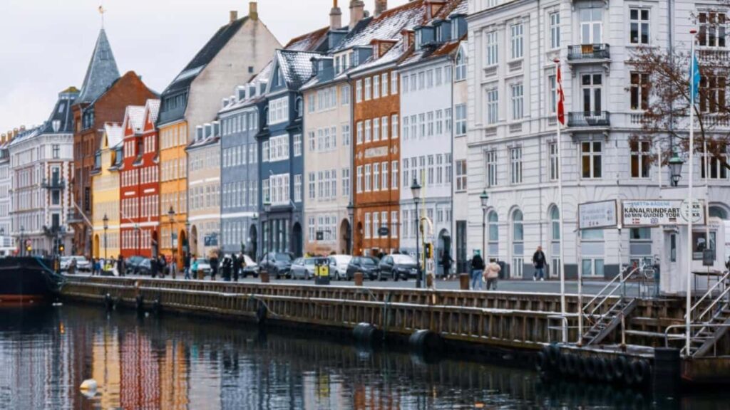 2025 Switzerland WhatsApp Advertising Rate Card Côte dIvoire Guide