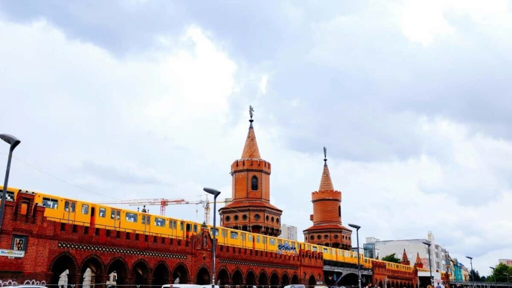 2025 Portugal LinkedIn AllCategory advertising rate card Côte dIvoire