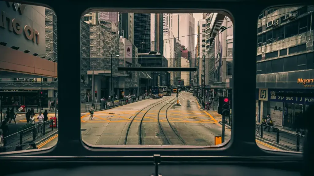 Découvrez comment les créateurs ivoiriens peuvent booster leur contenu avec Hulu et tendances brésiliennes, en y mettant leur style unique.