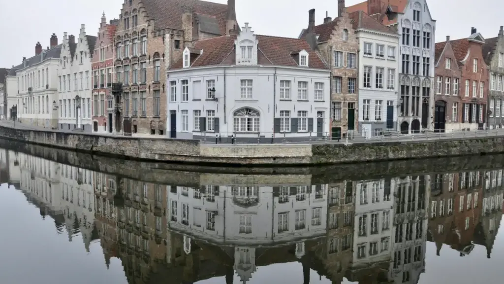 "Guide pratique pour créateurs en Côte d'Ivoire — approche locale pour contacter marques Vietnam sur TikTok et créer buzz pour lancements produit."