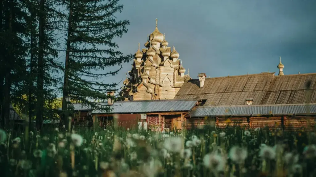 Guide pratique poù les créateurs en Côte d'Ivoire: comment entrer en contact avec marques sud-coréennes sur Clubhouse et rejoindre programmes de micro-seeding.