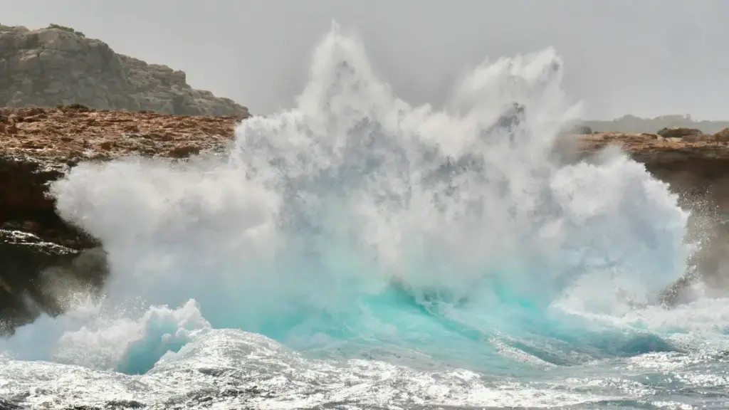 Guide pratique pour créateurs en Côte d'Ivoire qui veulent pitcher marques thaïlandaises sur LinkedIn et signer des deals long terme.