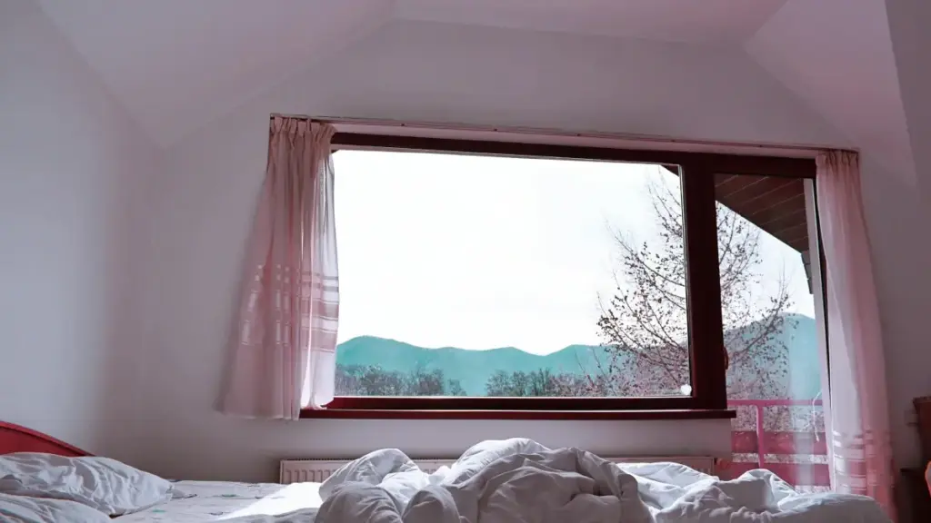 Guide pratique pour annonceurs en Côte d'Ivoire: comment identifier, contacter et intégrer créateurs irlandais actifs sur HBO Max et livestreams pour porter un message de marque efficace.