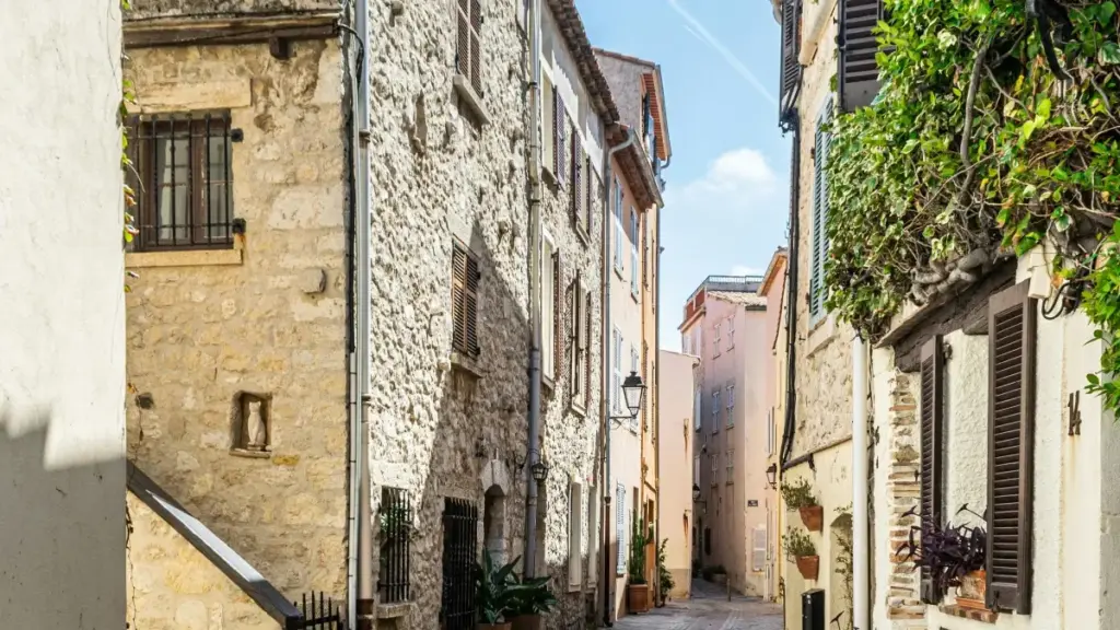 Kon na yɛrɛ ni kɛra: kan fɔrɔmɔni kɛ SoundCloud ye Greece brands kuma beta launch la. Sɛbɛnw sɔrɔw, API tools, VPN ni outreach tips.