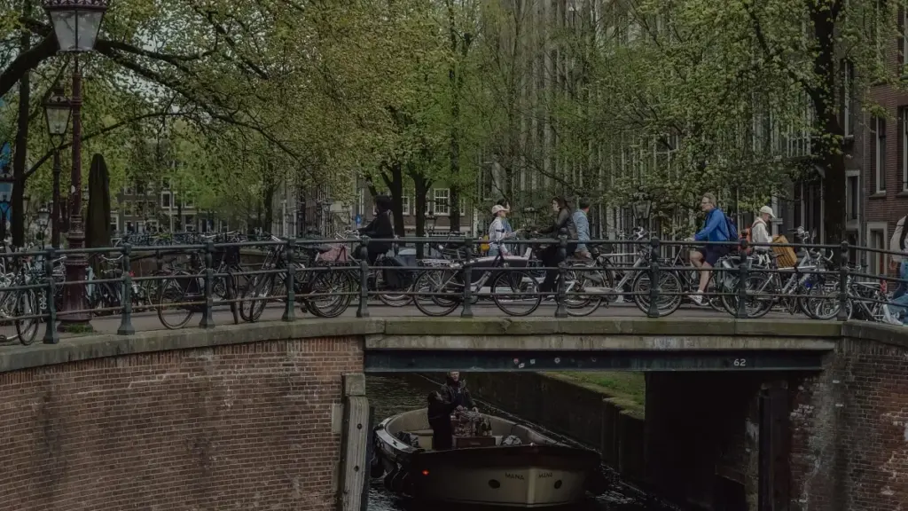 Wɛrɛ kɛ créatè Côte d'Ivoire yé, kɔntak U.S. brands su KakaoTalk, ni kɛnɛ fɛrɛ fɔrɔ ni sɔgɔma. Tips pratiques, table de données, MaTitie SHOW TIME, et FAQ.