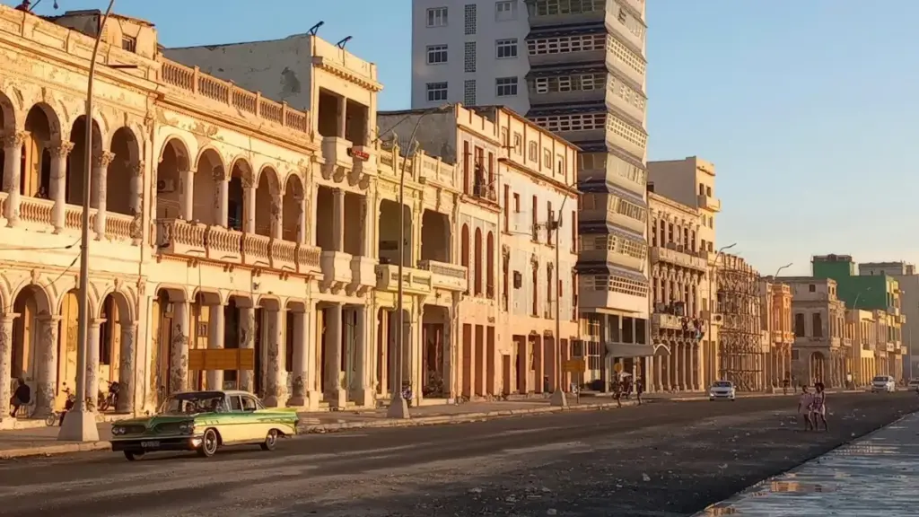 "Guide pratique pou trouvà créateurs Chile sus Roposo pou promouvo nouvelle collection de vêtement en Côte d'Ivoire — stratégies, outils, échantillons, ek astuces local."