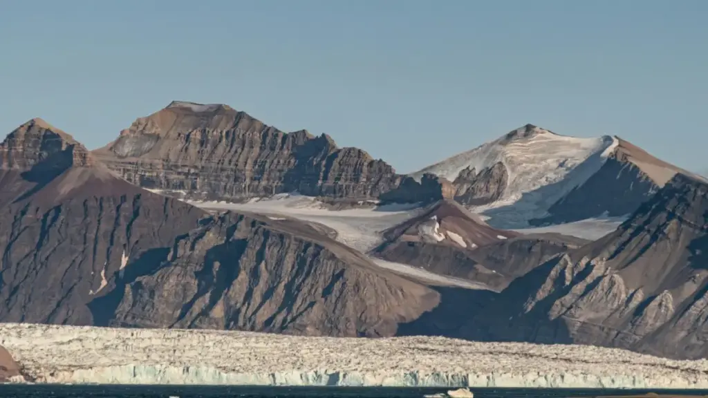 Guide pratique pour créateurs en Côte d'Ivoire: comment contacter et convaincre marques italiennes sur Chingari pour challenges de styling, avec tactiques, table de données et FAQ.