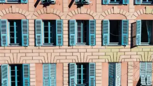 Guide pratique pour créateurs en Côte d'Ivoire qui veulent contacter marques sud‑coréennes via OnlyFans pour vidéos d'unboxing — stratégie, checklist, risques et outils.