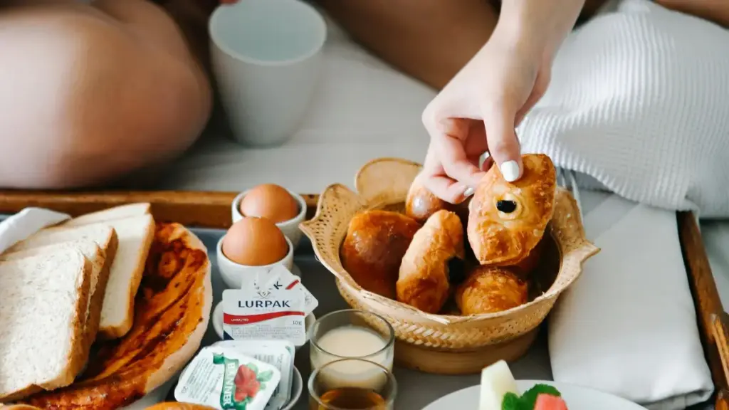 Fitini ye kɛra: ko kɛnɛ la Côte d'Ivoire, n ye fɛ ka Kuaishou bɛ sigi Qatar brands kɔrɔ ye live demo. Barkɛlen, tactiques, na kontak tips.