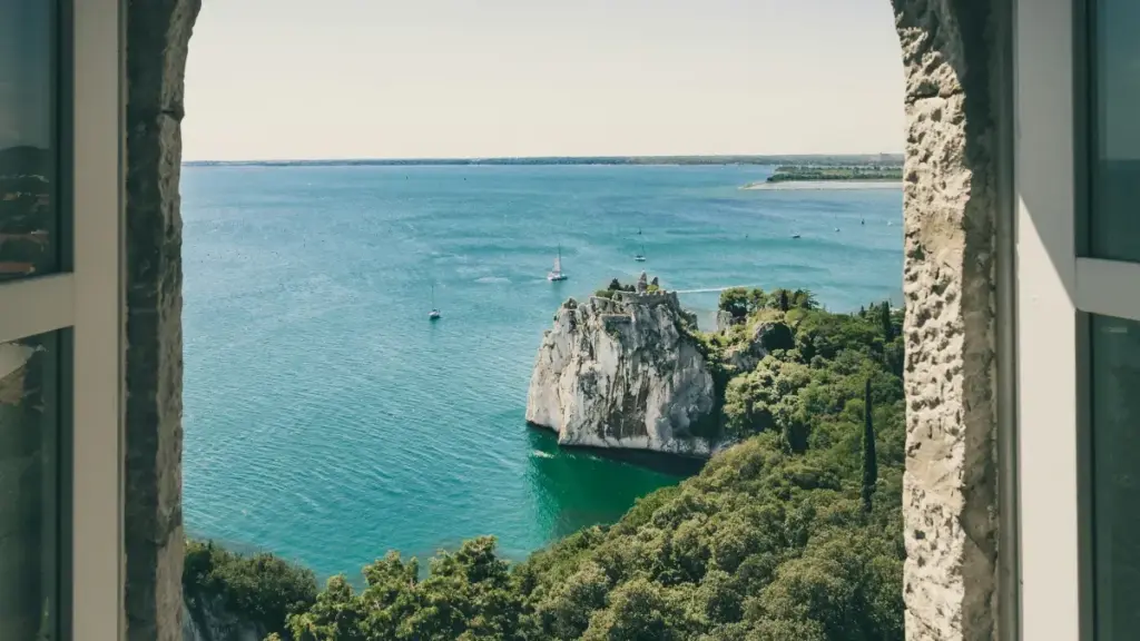 Kɔrɔkɔrɔ ka kɛ: minnu na Paraguay HBO Max creators bɛ se ka yɔrɔ sɔrɔ, product seeding kɛ, ani reach kɔrɔ.